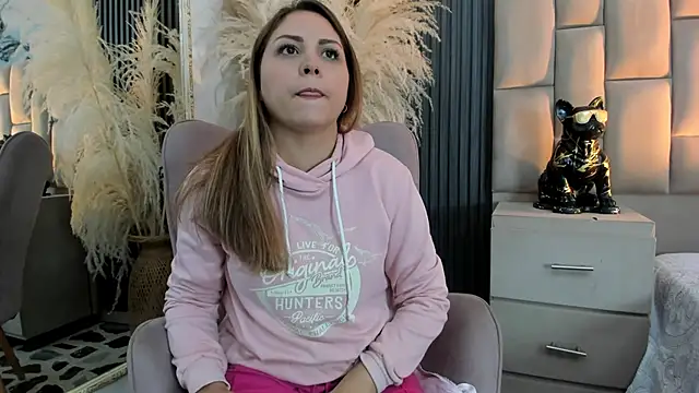 cloesummerr  online show from 02-07-26, 01:15