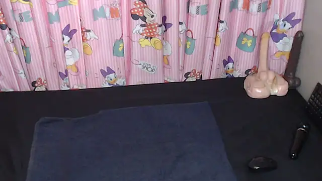 TrishahXo online show from 06-11-26, 06:33
