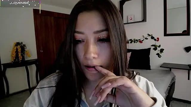 Mia 1120 online show from 11-05-25, 08:42