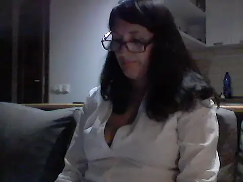 Snapshot of Elena48324 chatting on 09-16-25, 05:47 Elena48324 online show from 09-16-25, 05:47