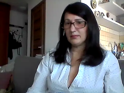 Elena48324 online show from 04-11-26, 08:07