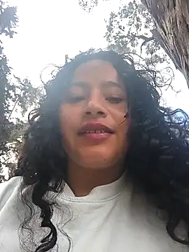 Snapshot of Yaya_watson chatting on 06-25-26, 08:13 Yaya watson online show from 06-25-26, 08:13