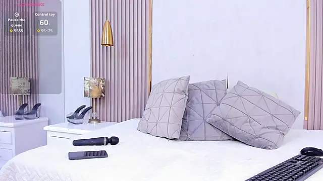 Snapshot of Skylar_Smith_ chatting on 10-16-25, 01:01 Skylar Smith online show from 10-16-25, 01:01