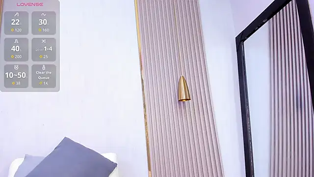 Snapshot of Skylar_Smith_ chatting on 10-28-25, 12:30 Skylar Smith online show from 10-28-25, 12:30