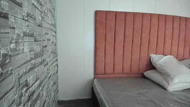 ashley Olsen online show from 10-22-25, 03:07