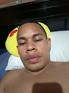 Snapshot of Wells_Miller chatting on 11-09-25, 04:11 Wells Miller online show from 11-09-25, 04:11