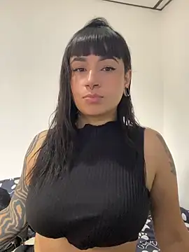 Snapshot of Arango-Dani chatting on 09-23-25, 01:58 Arango-Dani online show from 09-23-25, 01:58