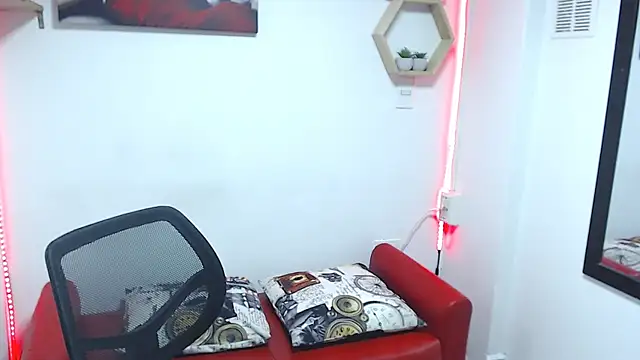 Snapshot of DIVAX_MONSERRAT chatting on 09-29-25, 07:08 DIVAX MONSERRAT online show from 09-29-25, 07:08