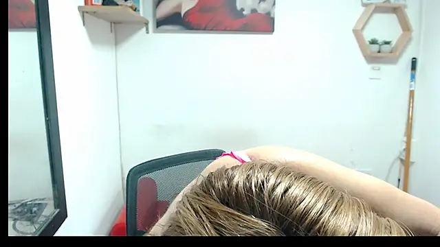 DIVAX MONSERRAT online show from 05-18-26, 08:36