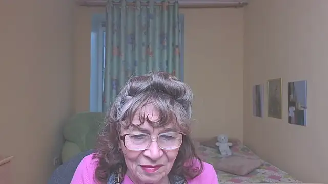 Snapshot of Betty_Brick chatting on 05-06-26, 04:12 Betty Brick online show from 05-06-26, 04:12
