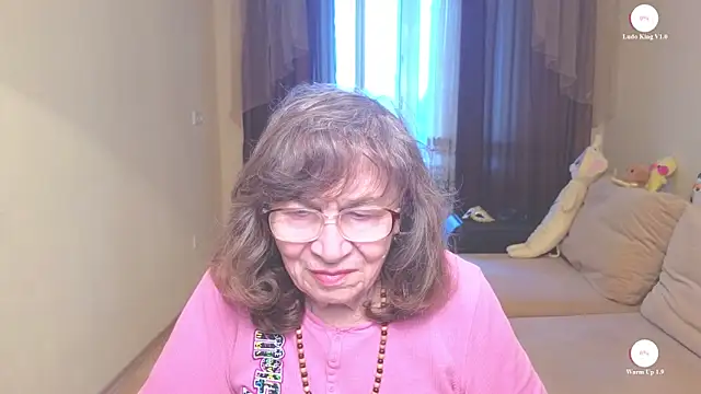 Snapshot of Betty_Brick chatting on 05-09-26, 02:55 Betty Brick online show from 05-09-26, 02:55