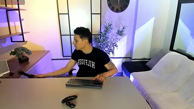 Dustin Sonne online show from 10-15-25, 03:39