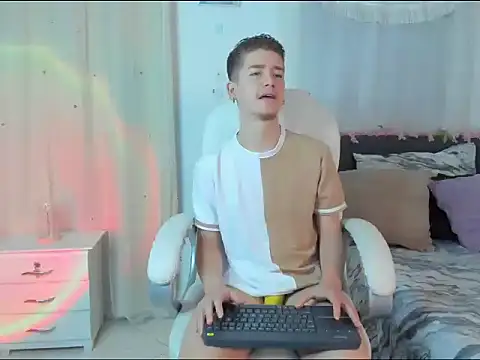 ThiagooJames online show from 12-19-25, 04:30