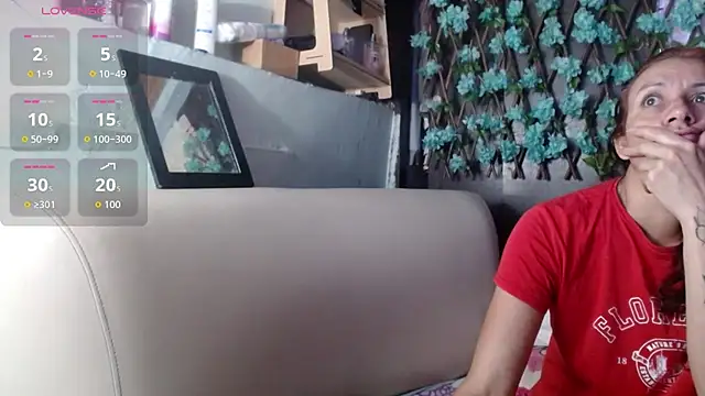 Snapshot of darling_hott chatting on 03-20-26, 09:25 darling hott online show from 03-20-26, 09:25