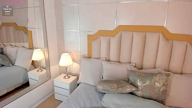 Snapshot of MaddieParker chatting on 10-19-25, 04:40 MaddieParker online show from 10-19-25, 04:40