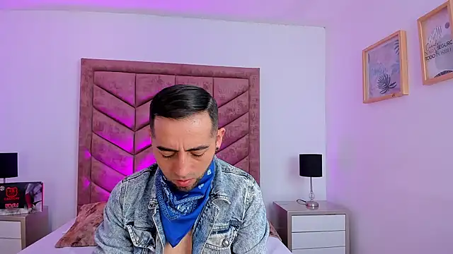 Snapshot of Lushian_ chatting on 09-10-25, 02:28 Lushian online show from 09-10-25, 02:28