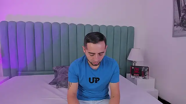 Snapshot of Lushian_ chatting on 09-17-25, 02:30 Lushian online show from 09-17-25, 02:30