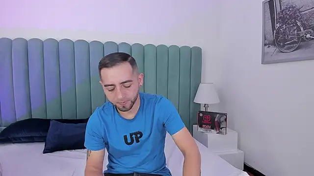 Snapshot of Lushian_ chatting on 09-23-25, 02:53 Lushian online show from 09-23-25, 02:53