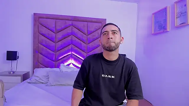 Snapshot of Lushian_ chatting on 10-25-25, 03:29 Lushian online show from 10-25-25, 03:29