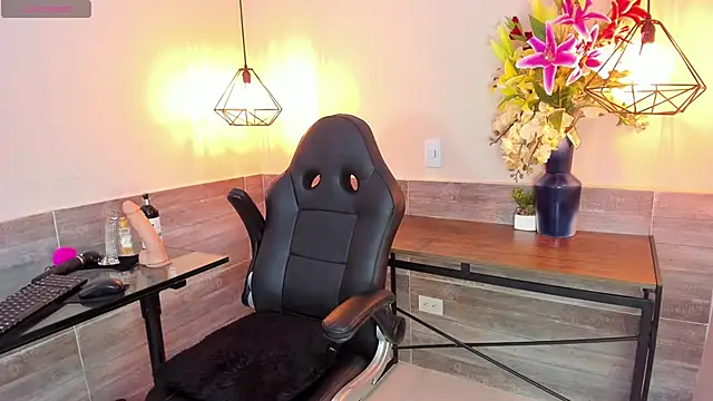 LussieWillow online show from 09-29-25, 11:59