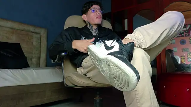 Snapshot of david_huge chatting on 03-01-26, 06:26 david huge online show from 03-01-26, 06:26