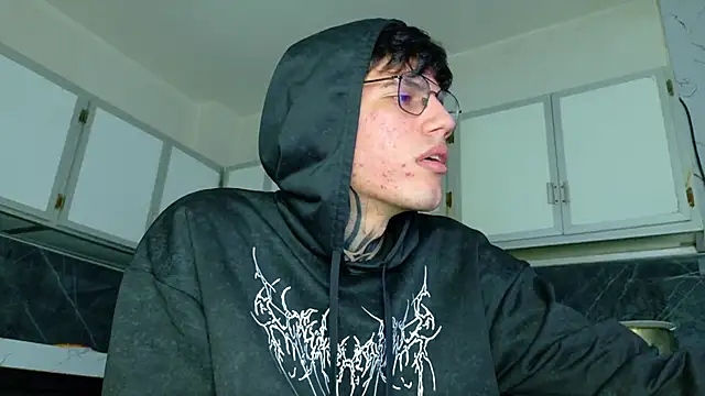 Snapshot of david_huge chatting on 03-06-26, 08:22 david huge online show from 03-06-26, 08:22