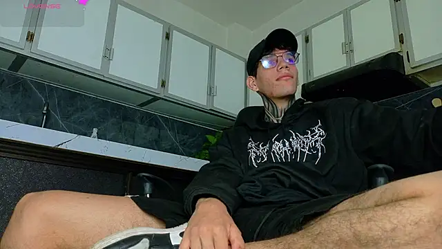 Snapshot of david_huge chatting on 03-17-26, 07:55 david huge online show from 03-17-26, 07:55