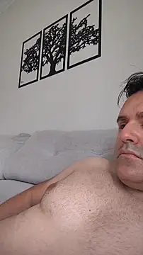 Snapshot of LeoMaduroSP chatting on 02-14-26, 03:31 LeoMaduroSP online show from 02-14-26, 03:31