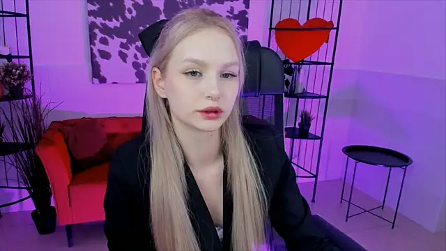 AvaDaviis online show from 10-06-25, 02:14