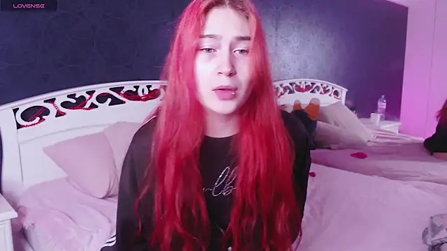 Lili Luuu online show from 01-17-26, 03:06