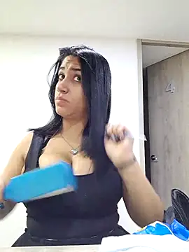 Snapshot of Samantha_hotly chatting on 02-28-26, 12:39 Samantha hotly online show from 02-28-26, 12:39