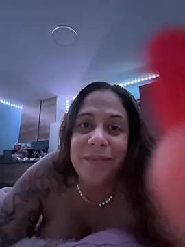 Snapshot of PrettyKittyMia chatting on 12-22-25, 04:09 PrettyKittyMia online show from 12-22-25, 04:09