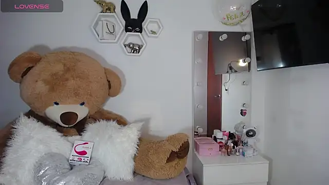 Snapshot of channel-rose1 chatting on 10-01-25, 12:16 channel-rose1 online show from 10-01-25, 12:16