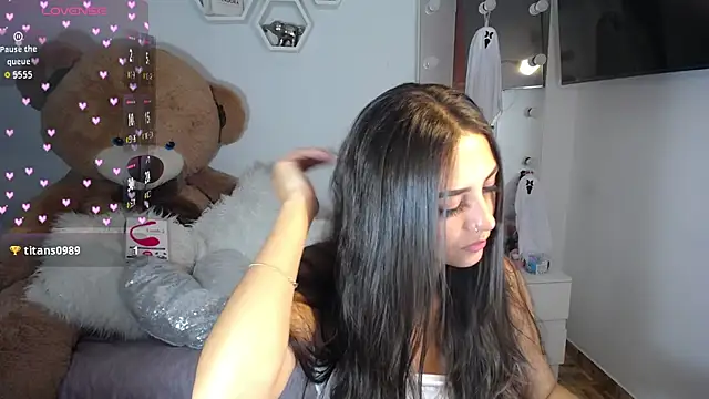 Snapshot of channel-rose1 chatting on 10-27-25, 04:16 channel-rose1 online show from 10-27-25, 04:16