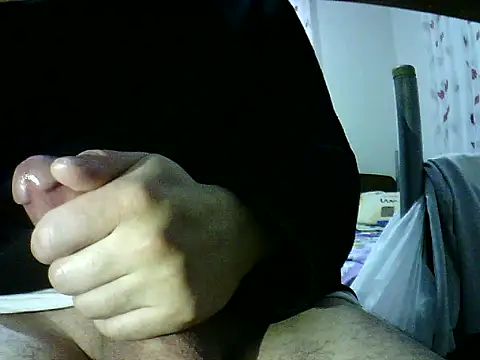 Snapshot of photo3995 chatting on 10-27-25, 12:20 photo3995 online show from 10-27-25, 12:20