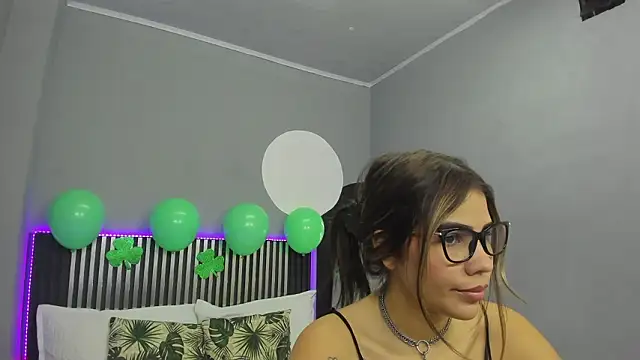 Emilybeltons online show from 03-17-26, 07:50