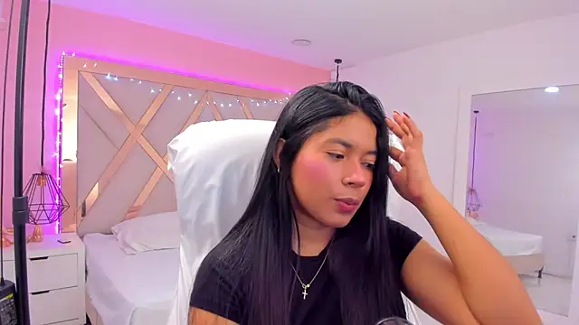 Snapshot of samantaa_shy chatting on 02-11-26, 03:00 samantaa shy online show from 02-11-26, 03:00