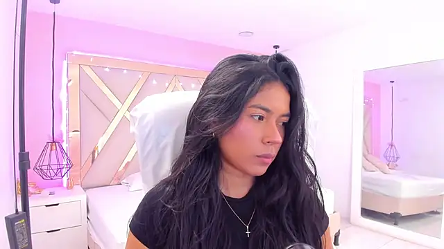 Snapshot of samantaa_shy chatting on 02-26-26, 02:32 samantaa shy online show from 02-26-26, 02:32