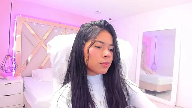 Snapshot of samantaa_shy chatting on 03-15-26, 02:06 samantaa shy online show from 03-15-26, 02:06