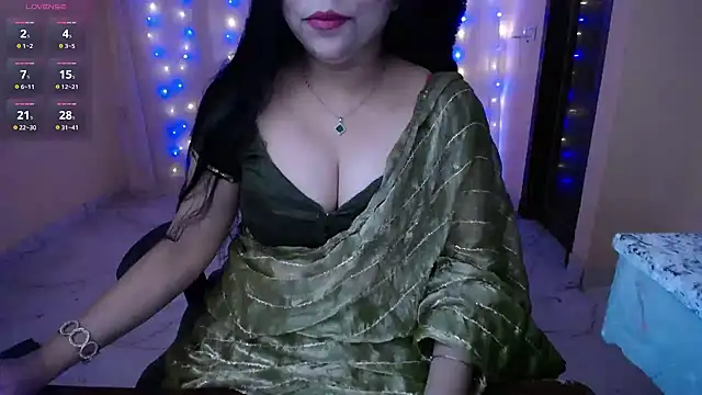 Snapshot of Divvya_ chatting on 03-10-26, 06:13 Divvya online show from 03-10-26, 06:13