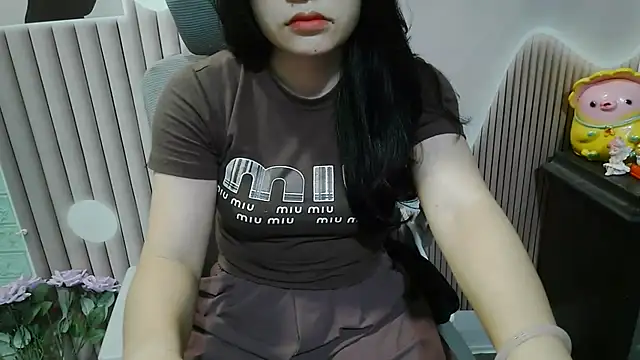 Snapshot of Emachiii chatting on 10-12-25, 05:50 Emachiii online show from 10-12-25, 05:50