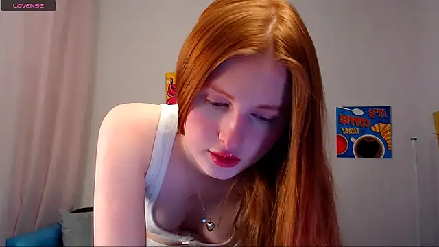 Snapshot of LuxXAngel chatting on 02-17-26, 12:29 LuxXAngel online show from 02-17-26, 12:29