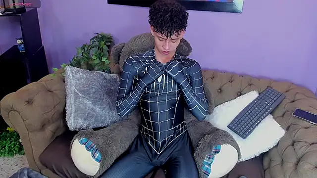 Snapshot of JoseLucian chatting on 10-30-25, 08:42 JoseLucian online show from 10-30-25, 08:42