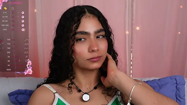 Snapshot of Victoria_Curly chatting on 09-29-25, 11:53 Victoria Curly online show from 09-29-25, 11:53