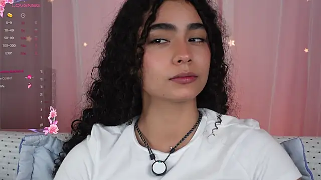 Snapshot of Victoria_Curly chatting on 10-12-25, 03:49 Victoria Curly online show from 10-12-25, 03:49