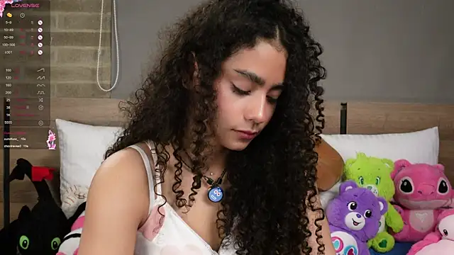 Snapshot of Victoria_Curly chatting on 12-01-25, 02:38 Victoria Curly online show from 12-01-25, 02:38