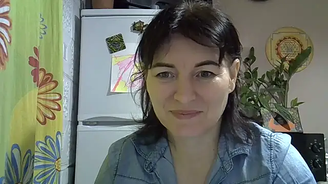 Krystal 82 online show from 11-16-25, 07:41