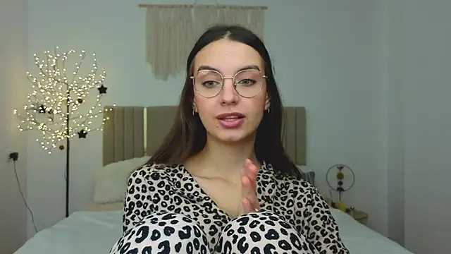 Real cutie1 online show from 02-07-26, 01:48