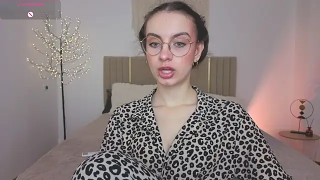 Real cutie1 online show from 05-09-26, 12:54