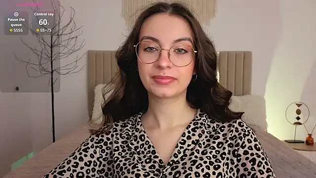Real cutie1 online show from 06-03-26, 01:14